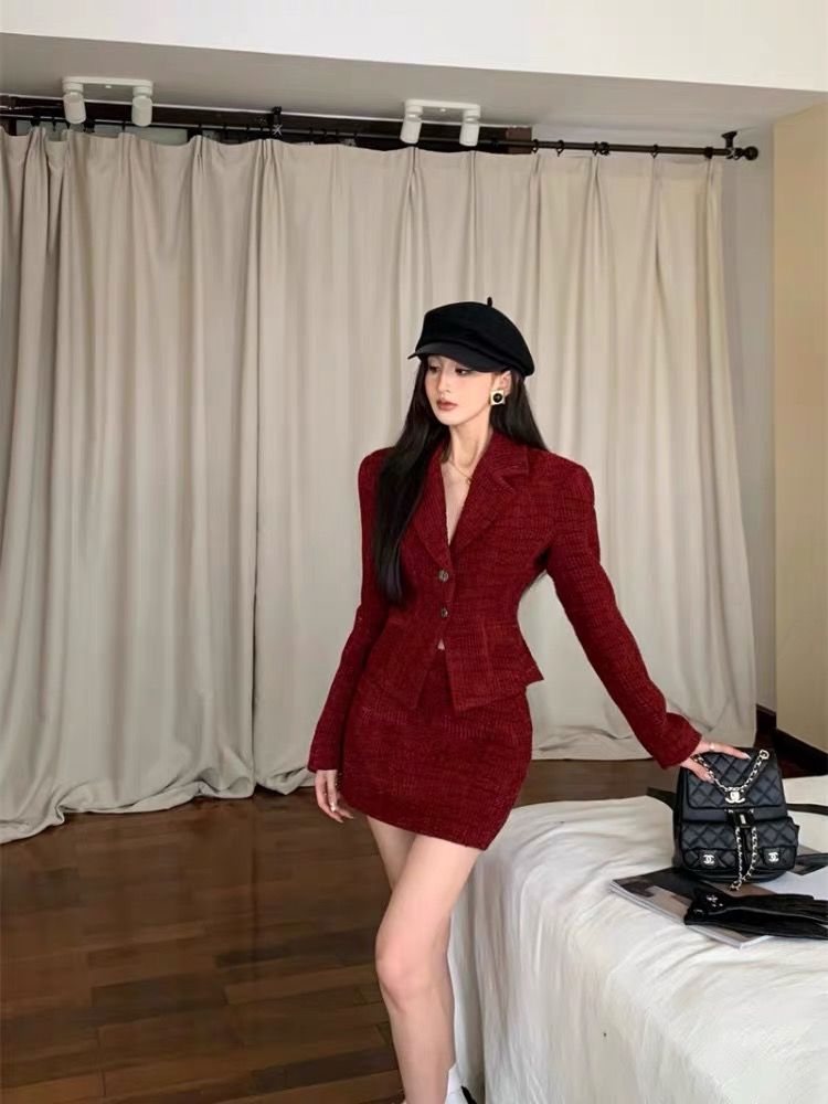 套裝女2023秋冬新款紅色收腰短款西裝外套高腰顯瘦包臀短裙兩件套