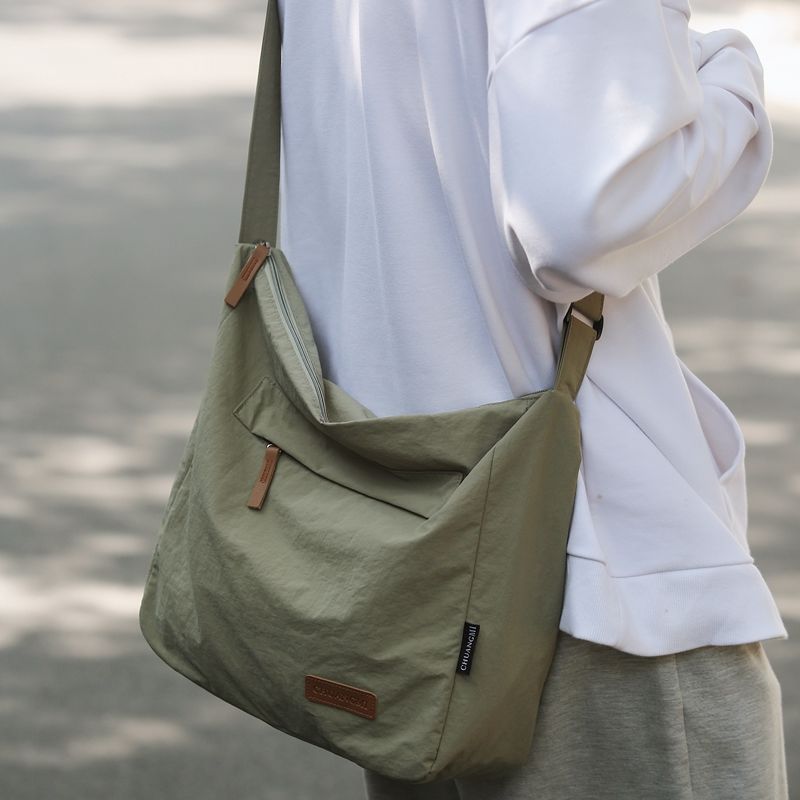 Messenger bag for men, ins trendy simple tote bag, versatile bag for female college students, large capacity casual class shoulder bag