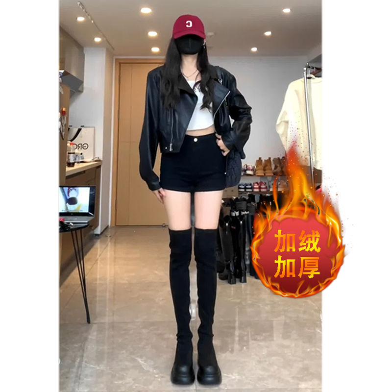 Velvet shorts skirt for women autumn and winter 2023 new style high waist bag hip A-line outer wear with missing bottoms hot pants with boots