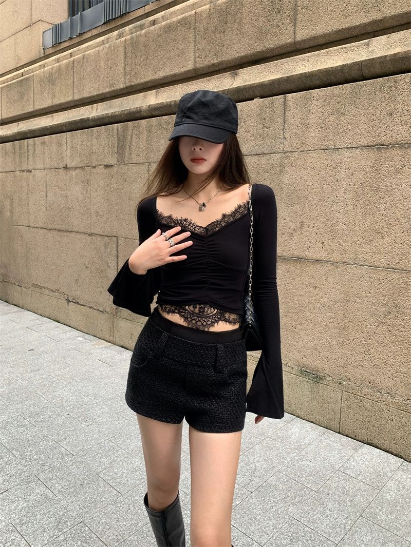 小香風黑色v領蕾絲上衣內搭女辣妹絕美拼接喇叭袖修身修身打底衫