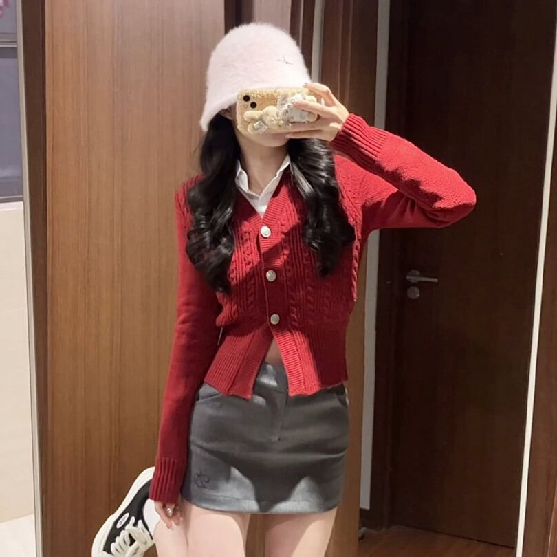 套裝女2023冬新款韓版設計學院風V領修身毛衣開衫襯衫高腰半身裙