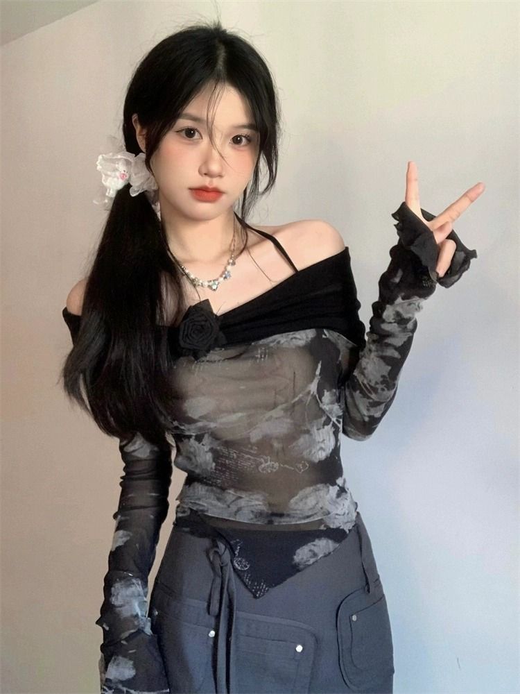 甜酷辣妹一字肩印花T恤女秋冬chic修身短款長袖網紗黑色掛脖上衣