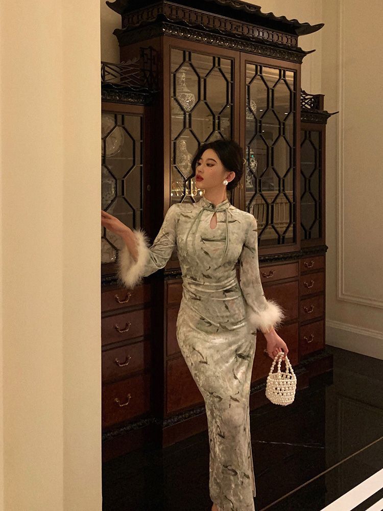 新中式旗袍連衣裙女2023秋冬新款毛毛袖復古氣質收腰加絨加厚長裙