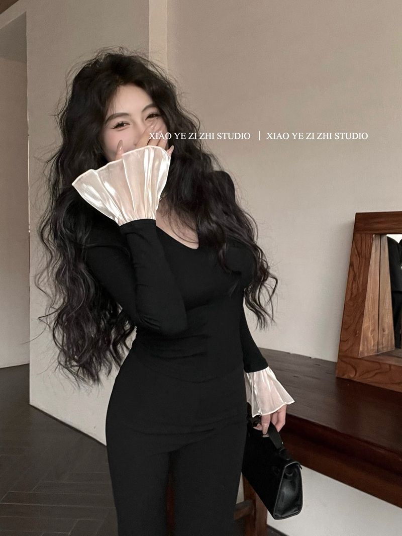 黑色v領洋氣喇叭袖t恤女冬季收腰緊身內搭短款氣質時尚打底衫上衣