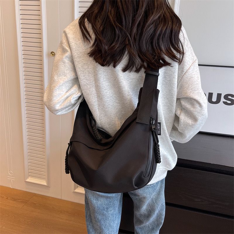 2023 New Large Capacity Bag Women's Tote Bag High School Student Lightweight Fashionable Versatile Winter Crossbody Bag Student Bag
