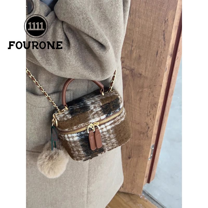 Korean woolen plaid bag women's new single shoulder crossbody bag high-end portable retro bucket bag
