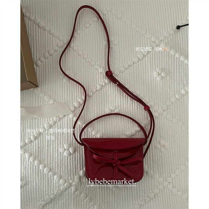 Korean retro red patent leather small square bag for women 2023 new mini bow crossbody bag commuter shoulder bag