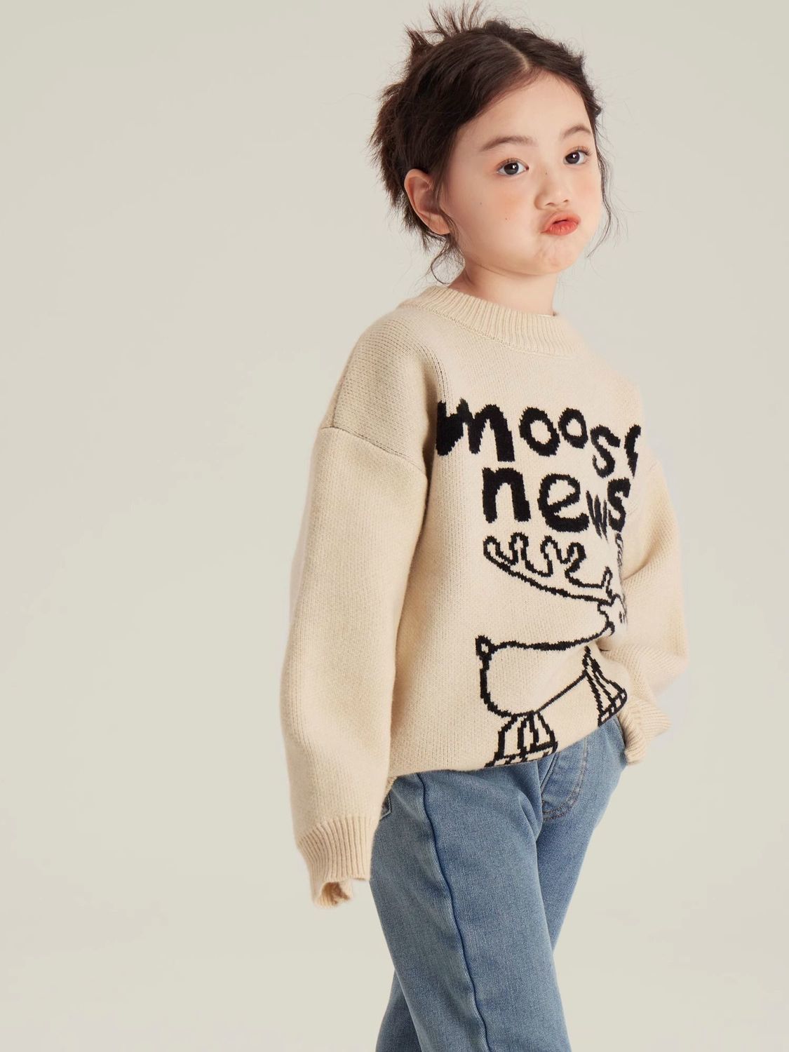 Girls versatile pullover sweater  winter new style Christmas and New Year deer plus velvet thickened round neck knitted top