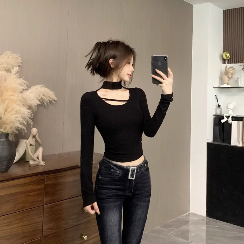 Solid color slimming hot girl halterneck long-sleeved top women's autumn and winter thickened brushed niche design hollow bottoming T-shirt