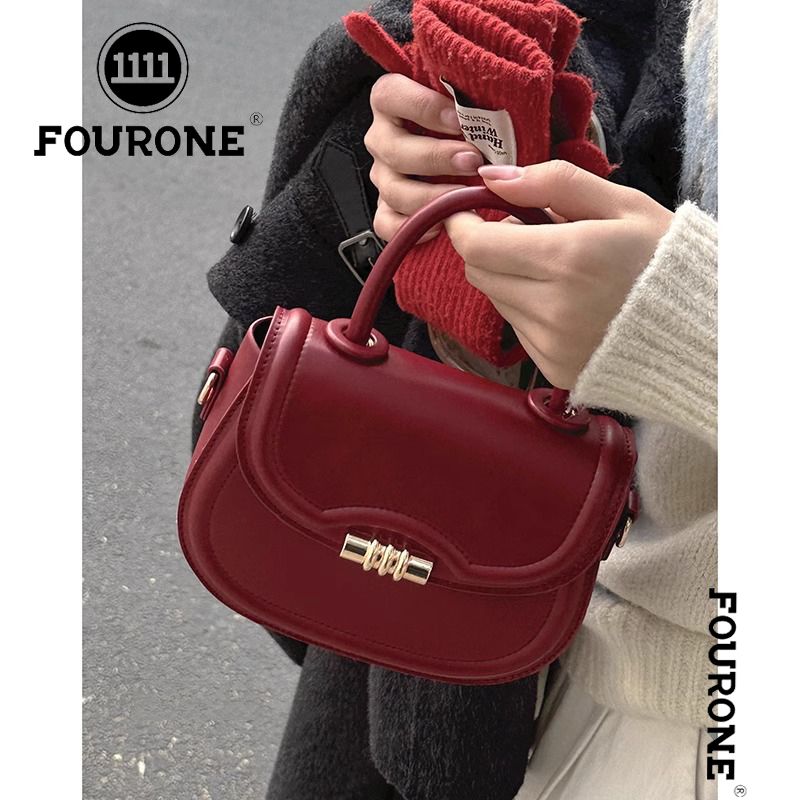 Hand-held red bag for women, new trendy retro saddle bag, niche versatile shoulder bag, crossbody bag, wedding bag
