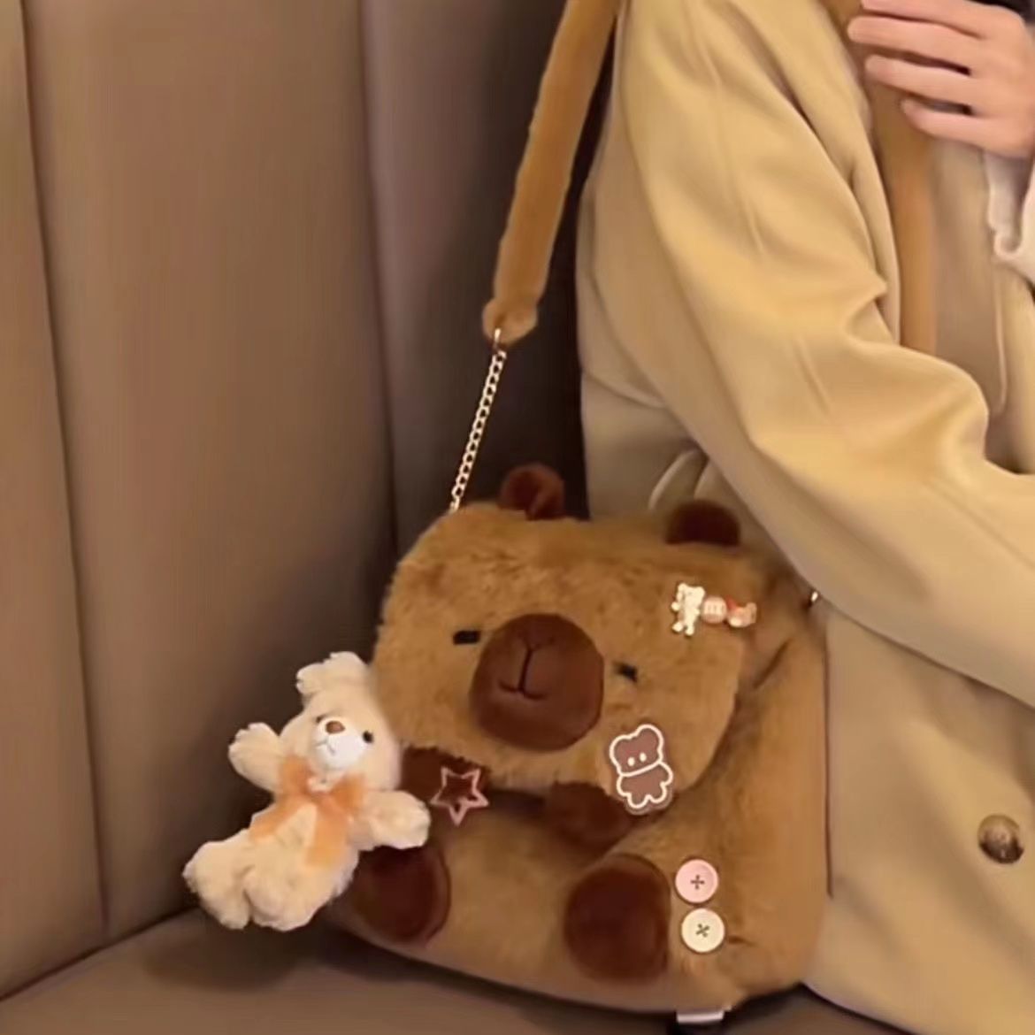 Niche autumn and winter capybara bag cute plush backpack bag for women 2023 new versatile student commuter crossbody bag