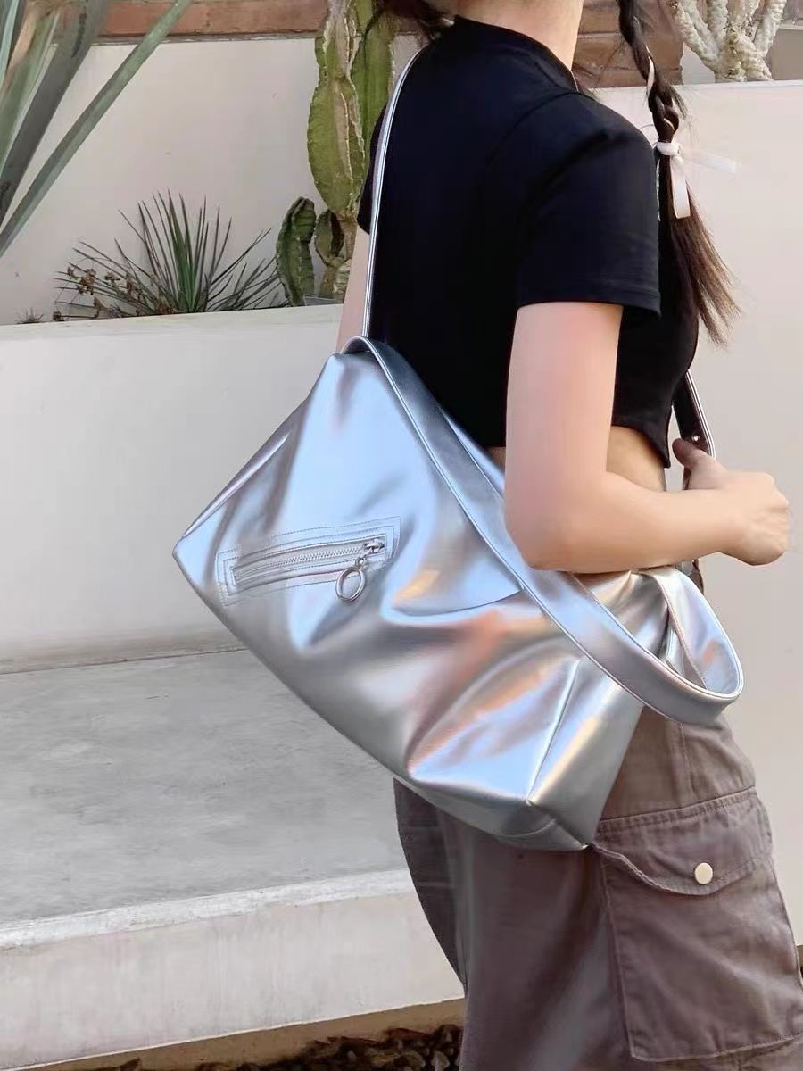 Original y2k silver 2023 new bag large capacity tote bag class commuting shoulder handbag