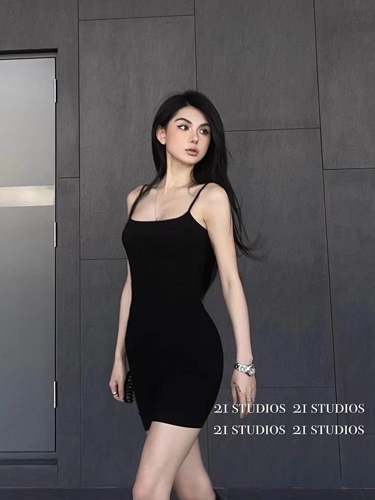平替純欲辣妹緊身顯瘦包臀黑色吊帶連衣裙女小個子短款裙子