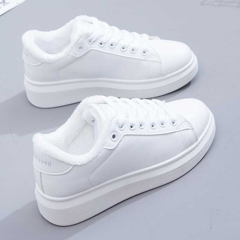 Autumn and winter plus velvet real soft leather white shoes for women 2023 new winter large cotton shoes to keep warm and versatile sneakers for student sports