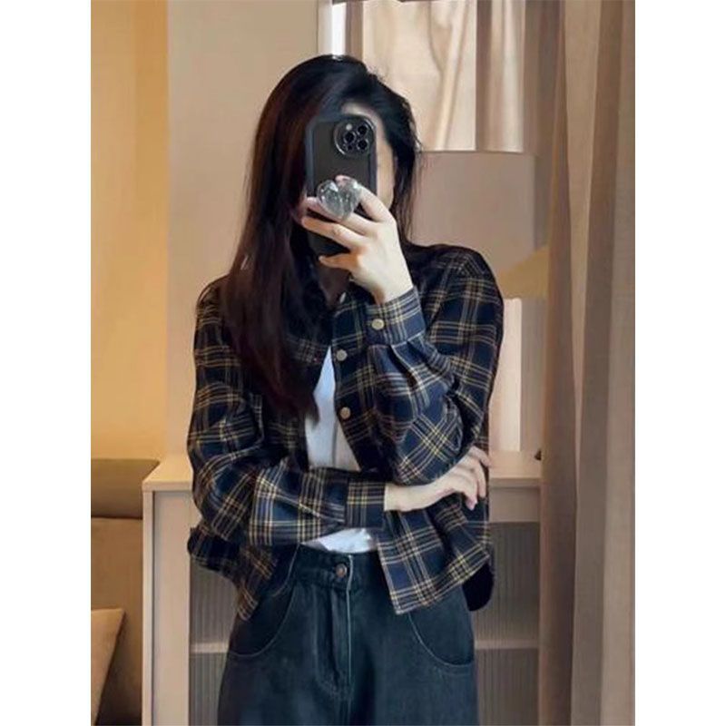 港風復古格子襯衫長袖短款襯衣外套女秋冬新款顯瘦百搭設計感上衣