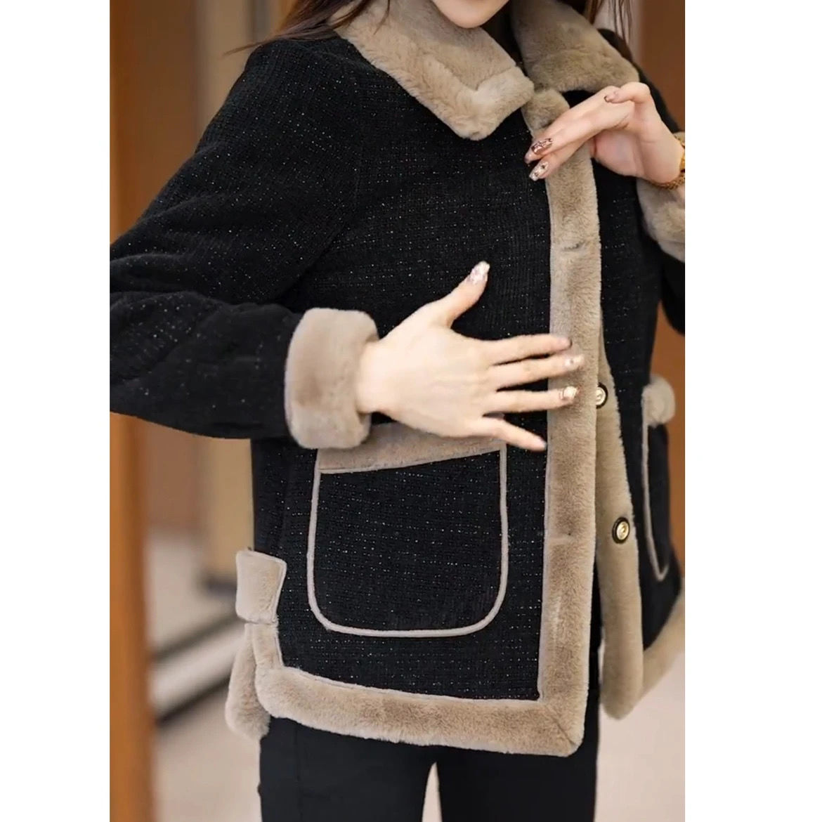 High-end women's fashionable style plus velvet thickened woolen short coat autumn and winter new high-end thick coat