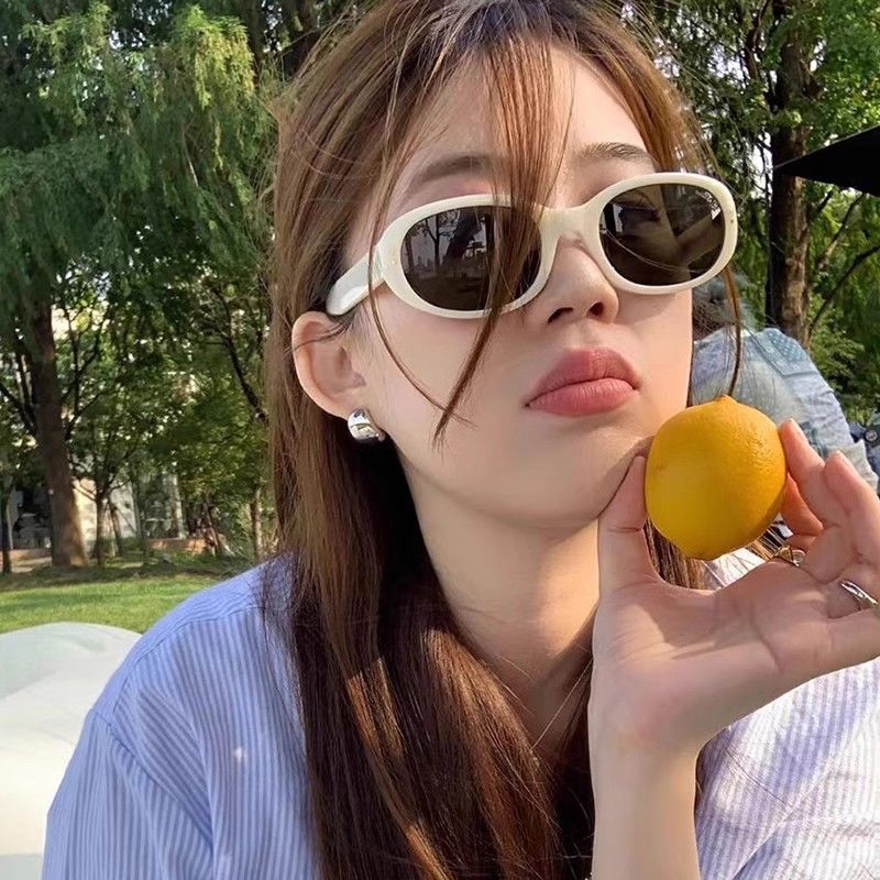Retro Beige Oval Sunglasses Women's Small Face Small Frame Sunglasses Advanced Sense UV Protection_voghion.com