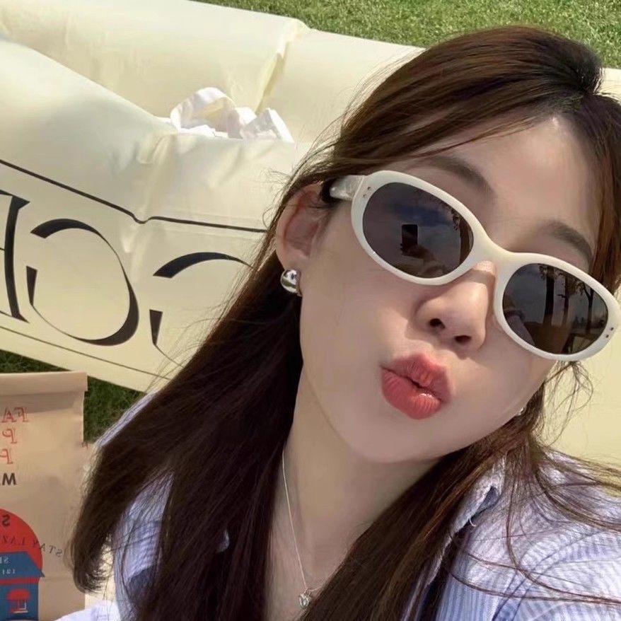 Retro Beige Oval Sunglasses Women's Small Face Small Frame Sunglasses Advanced Sense UV Protection_voghion.com