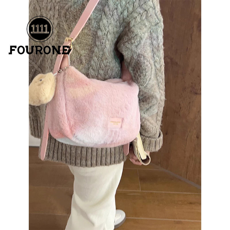 Cute plush bag women's new single shoulder crossbody bag high-end versatile ins commuter armpit bag