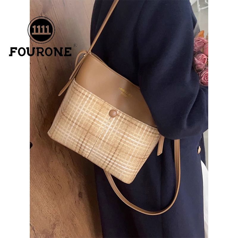 Large-capacity bucket bag women's new trendy shoulder armpit bag high-end retro commuter tote bag