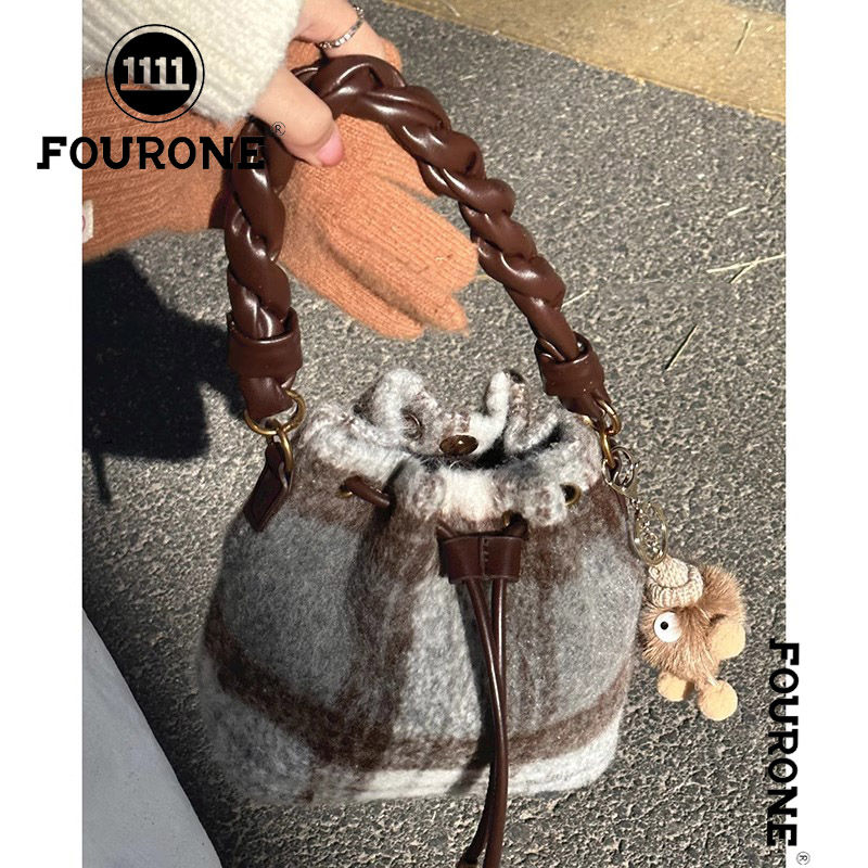 Retro woolen plaid bag for women, new trendy Korean portable bucket bag, versatile shoulder crossbody bag