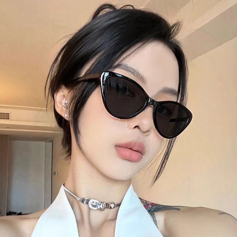 韓版貓眼大框辣妹偏光墨鏡女潮圓臉凹造型復古遮陽顯臉小太陽眼