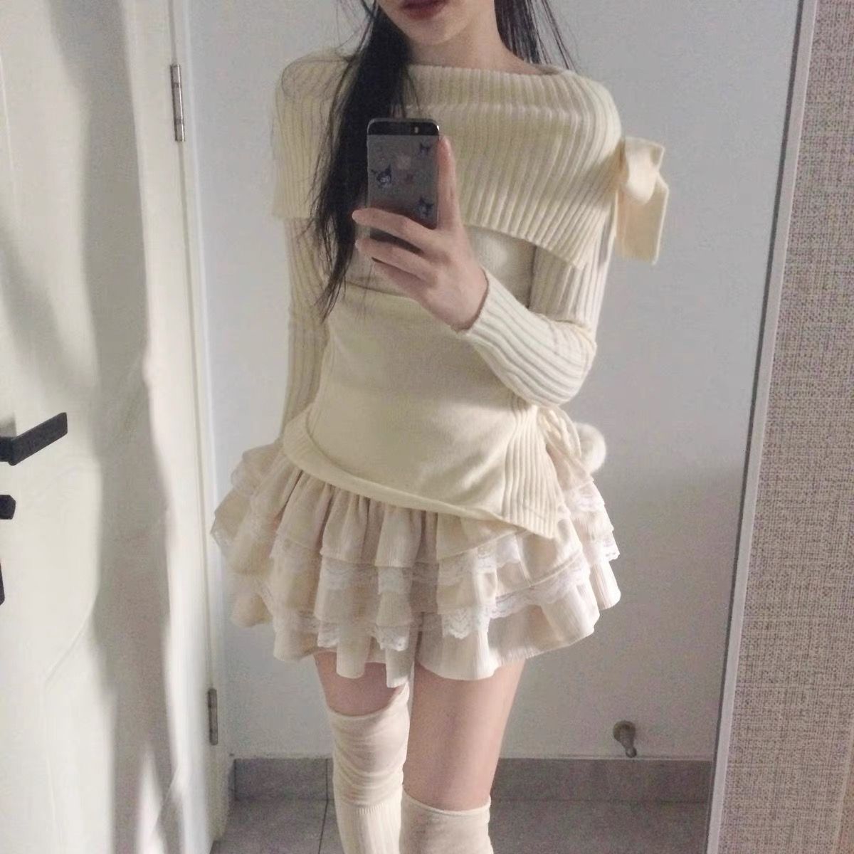 學院風甜美套裝女2023秋冬新款一字肩修身毛衣高腰蛋糕蓬蓬半身裙