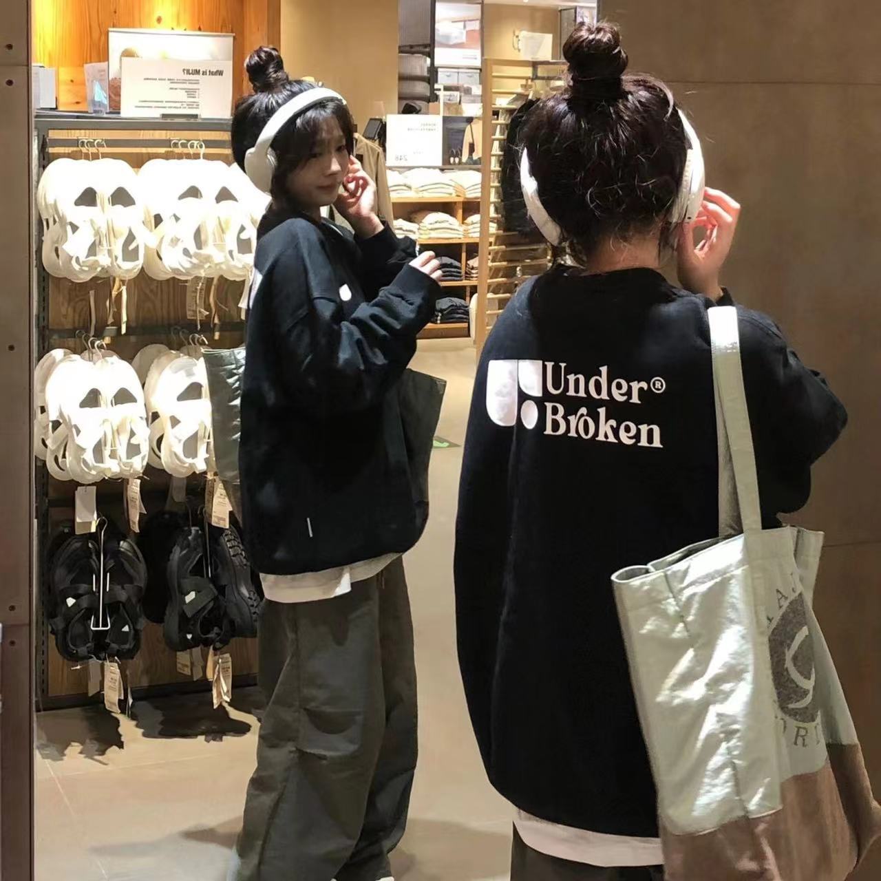 黑色圓領衛衣女秋冬新款加絨加厚設計感小眾寬鬆情侶上衣外套女