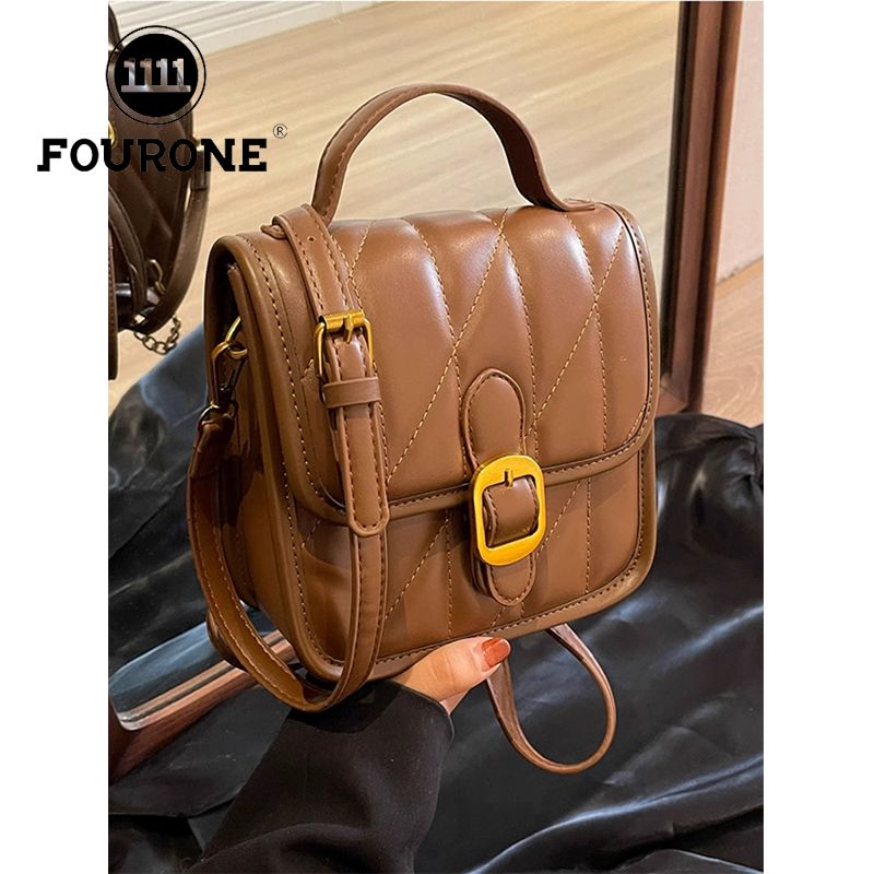 Niche design backpack for women, new fashion rhombus chain shoulder bag, high-end small square bag for women