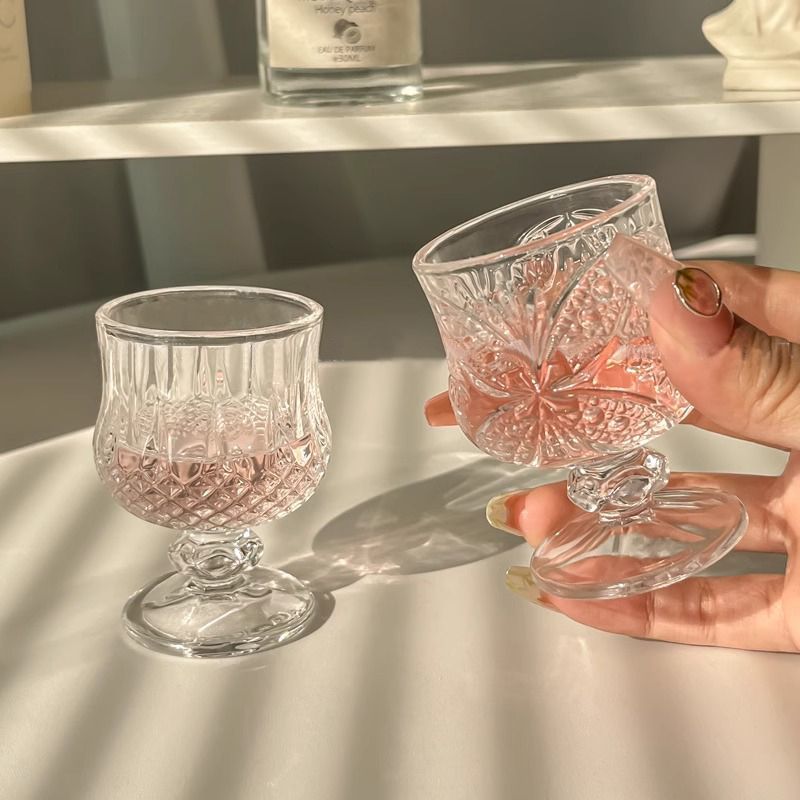 Creative retro engraved glass mini fruit wine cup exquisite tall white wine cup high-value small wine cup one cup