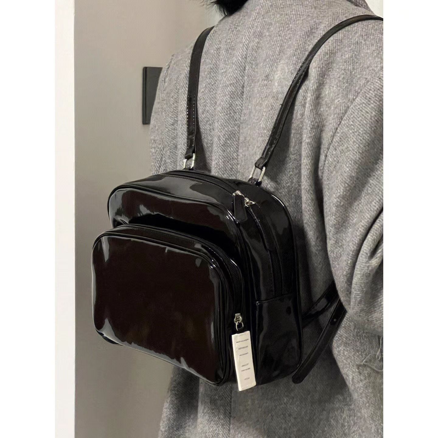 高級感可愛俏皮純色亮面百搭小背包jennie同款雙肩包明星小雙肩包