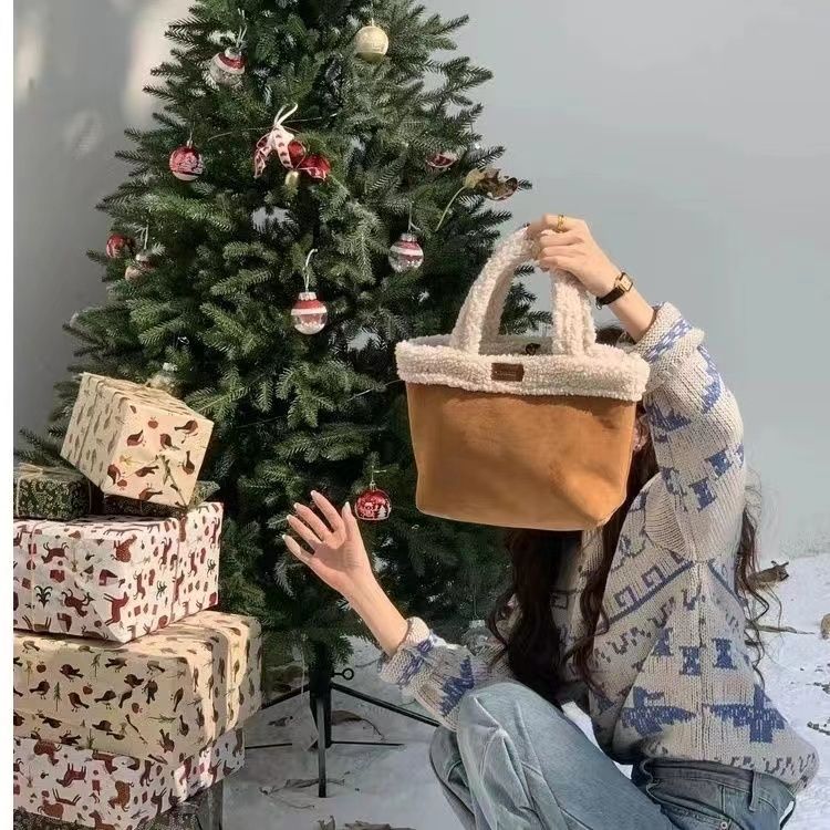 Korean niche deerskin velvet lamb hair portable vegetable basket plush velvet double-sided back hand bucket bag for women
