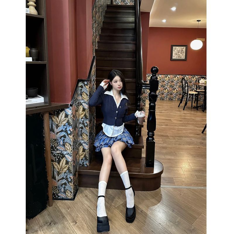 套裝女2023秋冬季新款甜辣學院風V領修身短款毛衣開衫襯衫半身裙