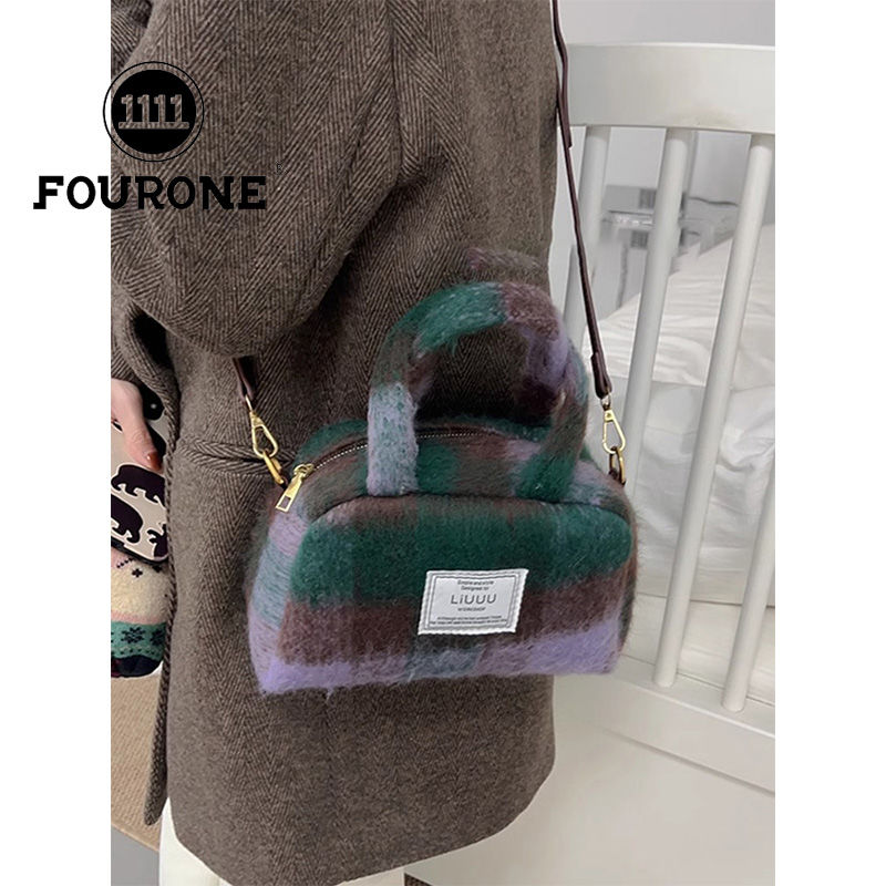 Hand-held woolen plaid bag women's new trendy shoulder crossbody bag niche retro versatile shell bag