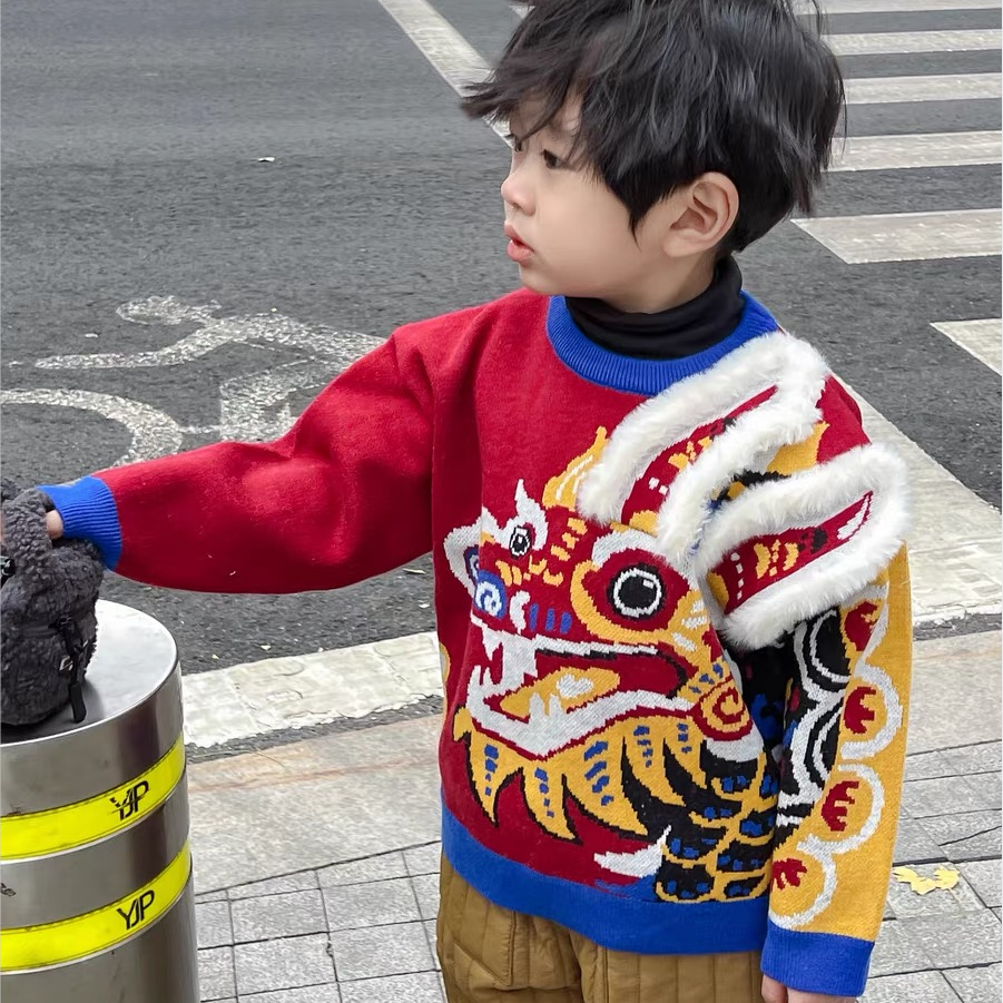 Parent-child clothing for a family of three in autumn and winter, new street style New Year's children's mother and child style Dragon Year clothes mother and daughter knitted sweaters