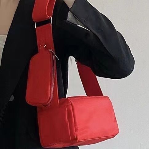 Red Toast Bag Original New Oxford Cloth Bag Pillow Crossbody Small Square Bag Women's Sports Versatile Shoulder Underarm Bag