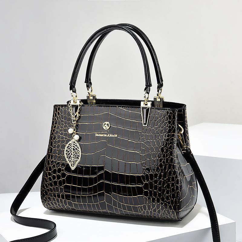 Genuine leather texture women's bag 2023 new winter handbag large capacity mom bag fashionable shoulder crossbody bag