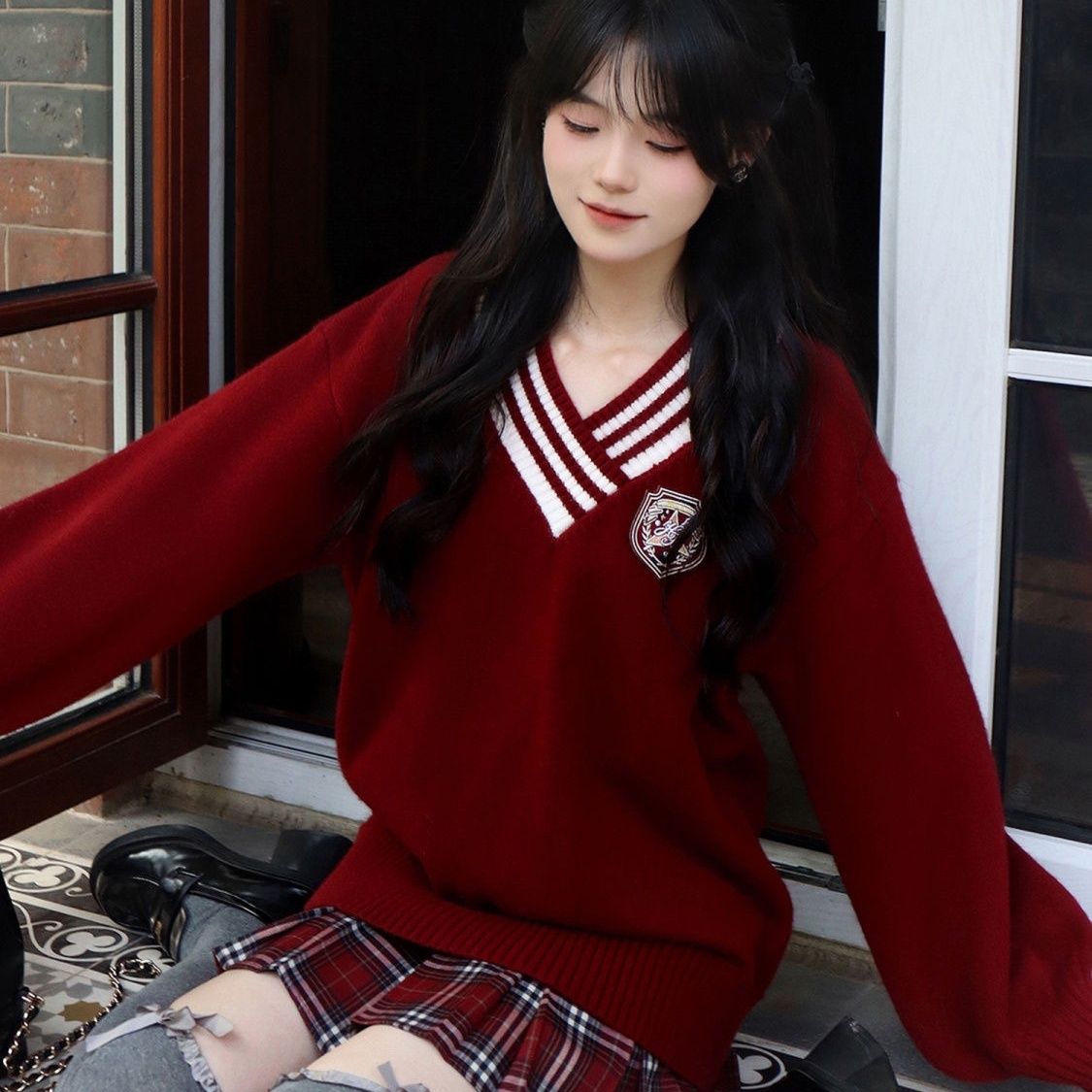 高級感超好看大V領紅色毛衣女秋冬學院風減齡寬鬆套頭針織衫外穿