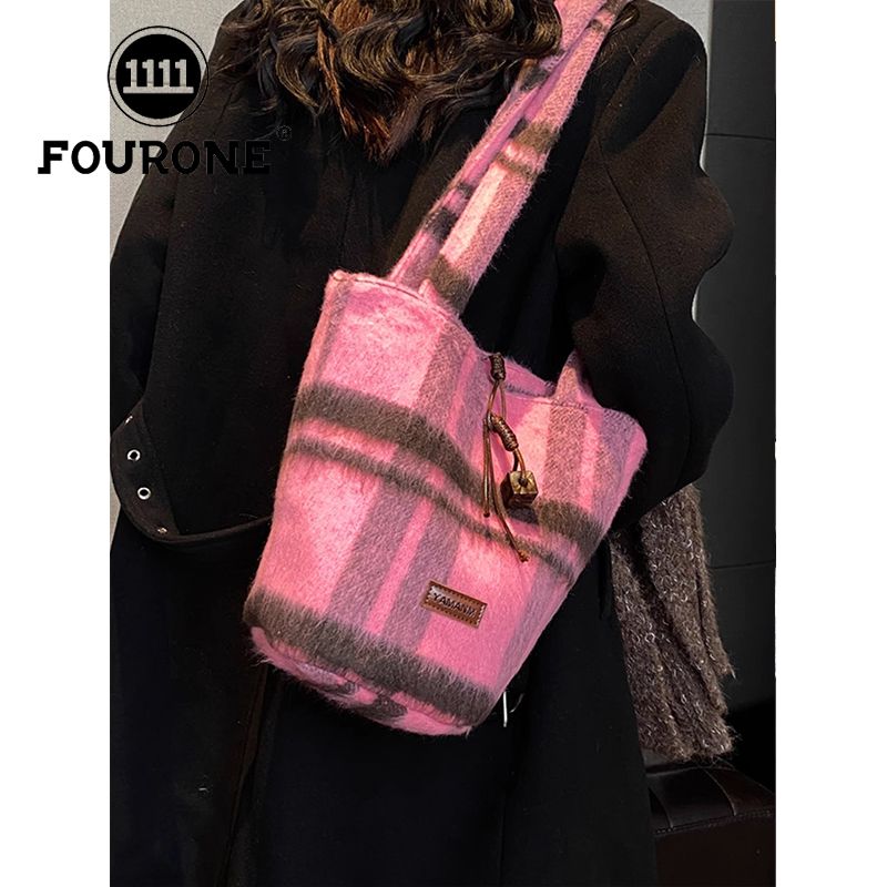 Plaid woolen bag women's new niche design shoulder bag Internet celebrity style underarm bucket bag