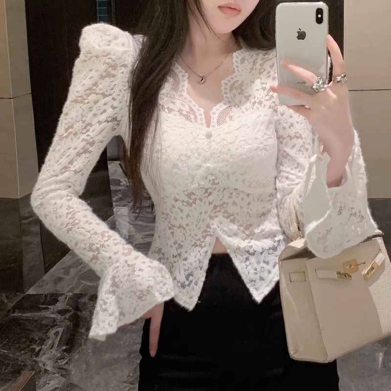 Velvet v-neck lace bottoming shirt for women 2023 autumn and winter new style hollow shirt with bell sleeves pure desire inner top
