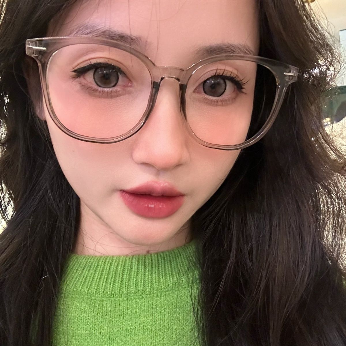 Ultra-light large-frame glasses for short-sighted women can be equipped with prescription black-framed makeup artifacts for big faces to slim down square and round faces.