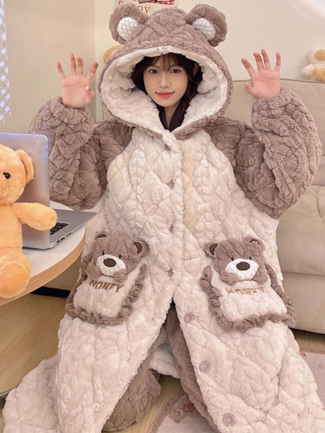 睡袍女秋冬季2023新款三層夾棉珊瑚絨睡衣長款加厚加絨卡通家居服