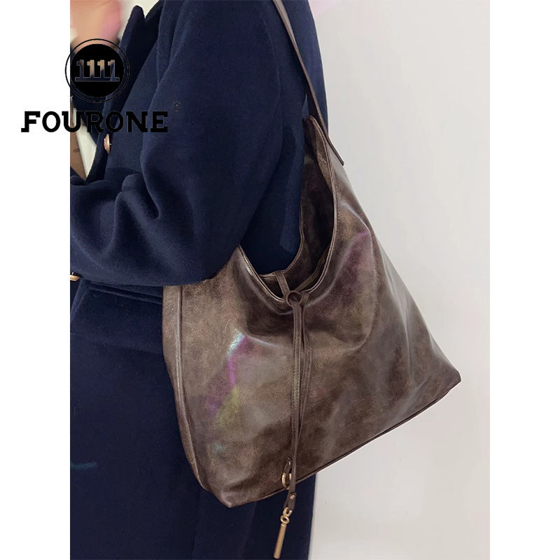 High-end commuter bag women's new trendy shoulder armpit bag large capacity student class tote bag