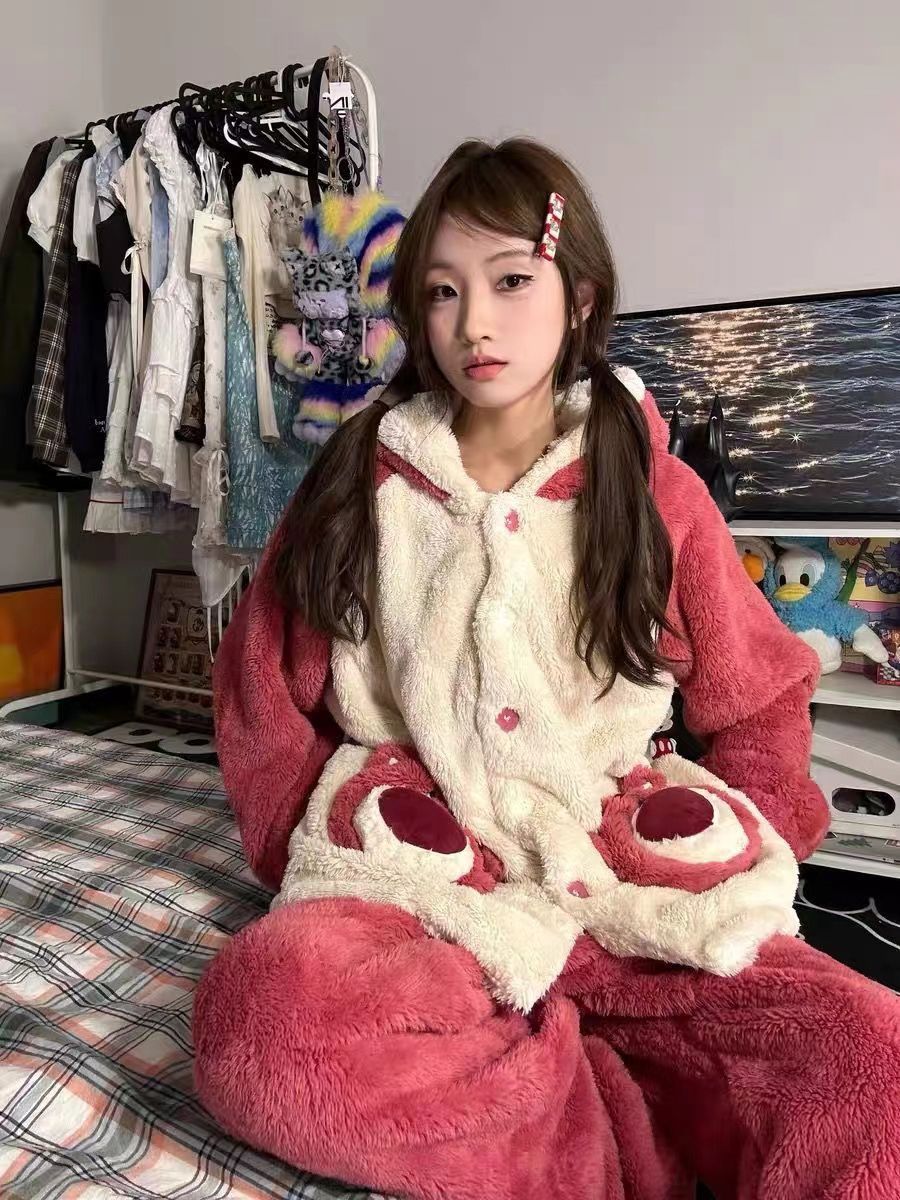 Cute strawberry bear thickened pajamas for women coral velvet winter new plush hooded dormitory suit home wear outer wear