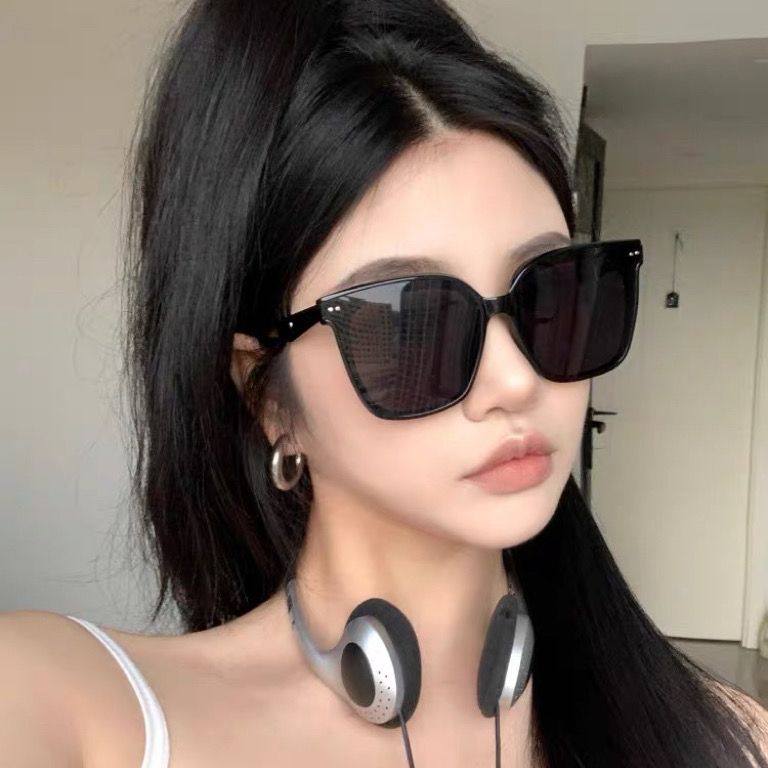 New style large sunglasses for women with a small face and a high-end look. Large-frame polarized anti-UV sunglasses for men. Summer driving glasses.