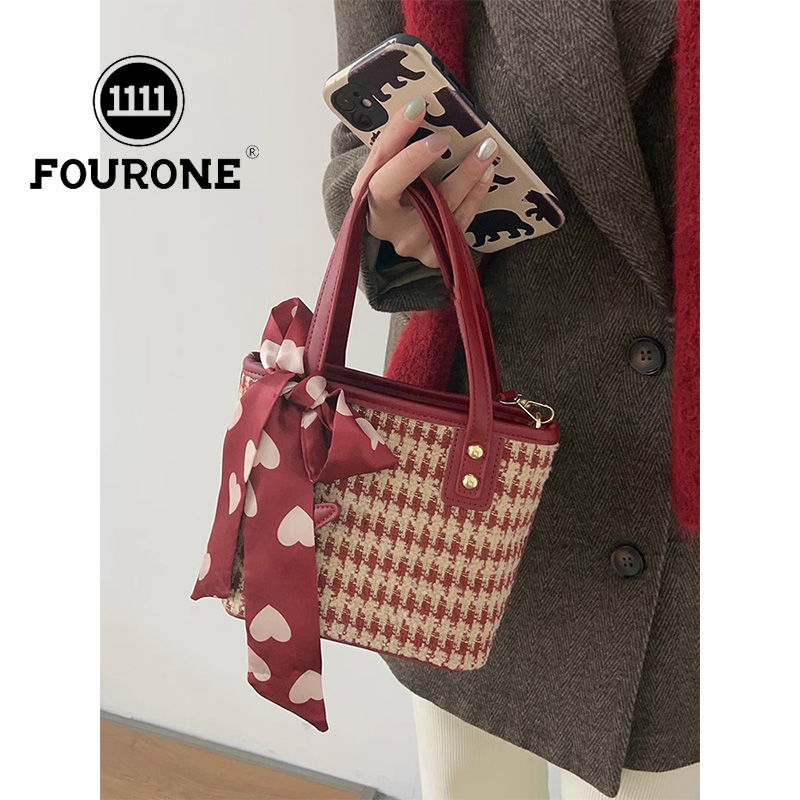 This year's popular red bag women's new shoulder crossbody bag bucket bag versatile bride wedding bag
