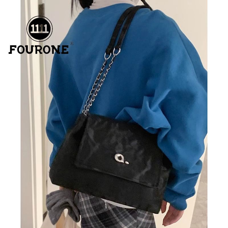 Large-capacity armpit bag for women, new Korean niche fashion shoulder bag, versatile commuter tote bag