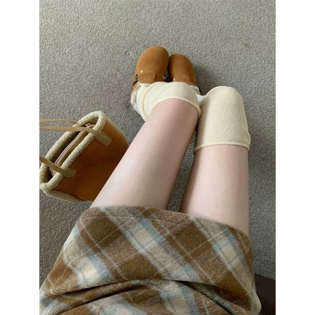 High-waist plaid woolen skirt for women autumn and winter  new retro plaid hip-covering skirt short skirt A-line skirt