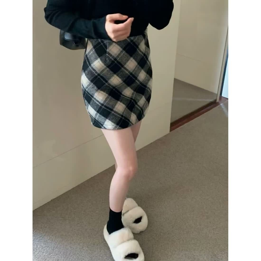 High-waist plaid woolen skirt for women autumn and winter  new retro plaid hip-covering skirt short skirt A-line skirt