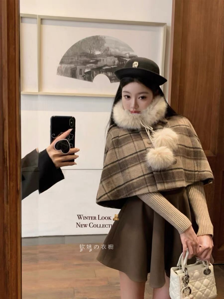 三件套女秋冬花邊打底拼接針織短上衣壓褶背帶裙拼接斗篷外搭套裝